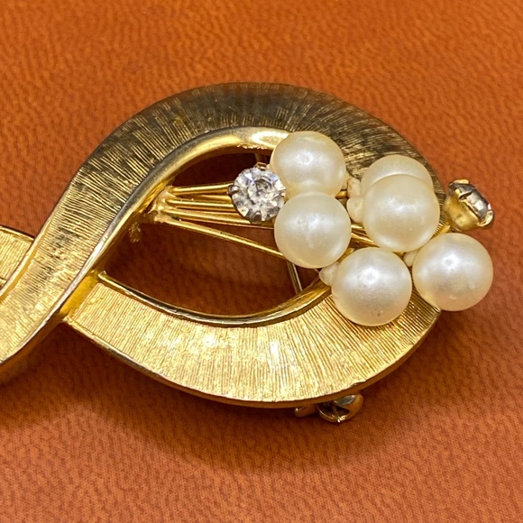 Vintage Expan Signed GoldTone Brooch/Pin Faux Pearls & Rhinestones - Picture 5 of 8